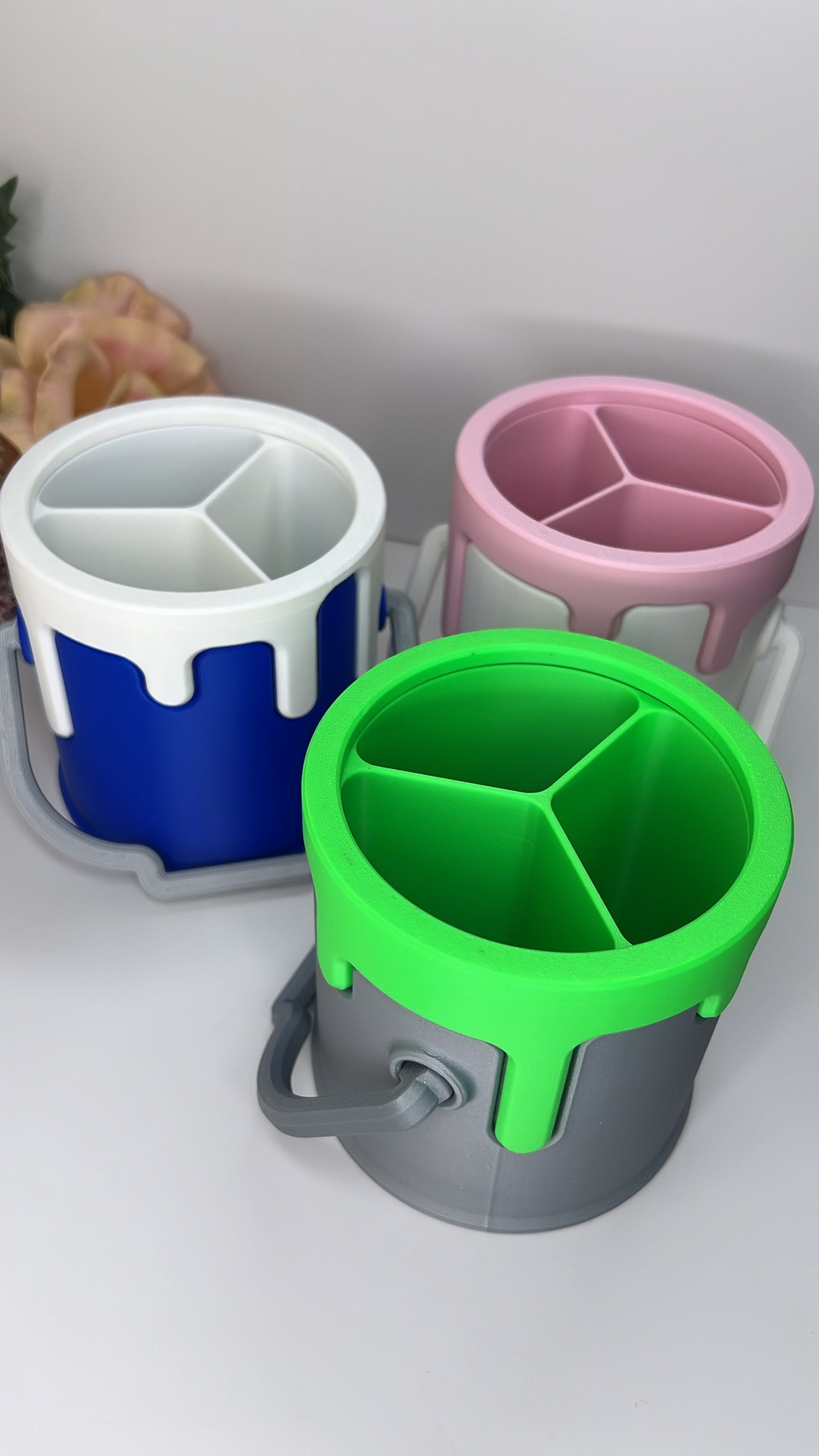 DRIPPY BUCKET DESK ORGANIZER
