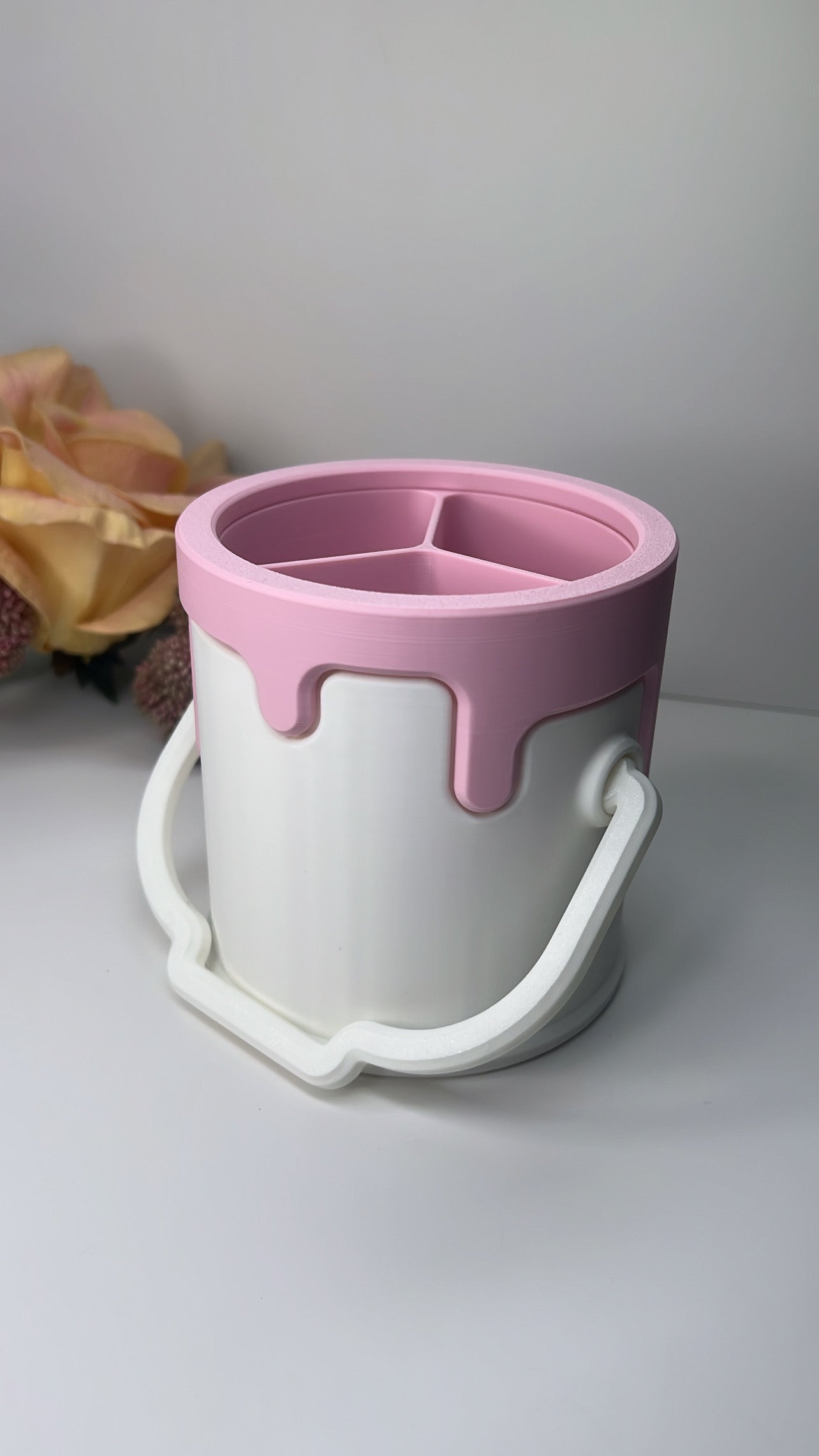 DRIPPY BUCKET DESK ORGANIZER